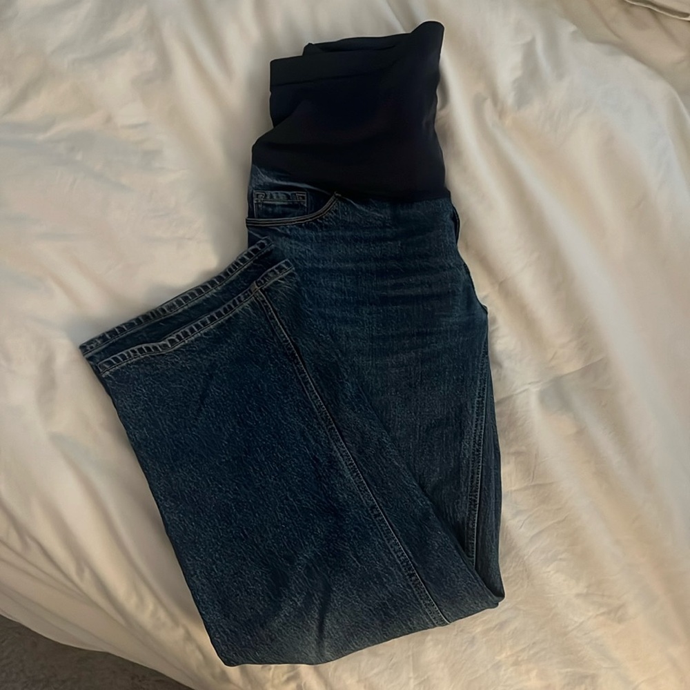 Old Navy Maternity jeans - size 6